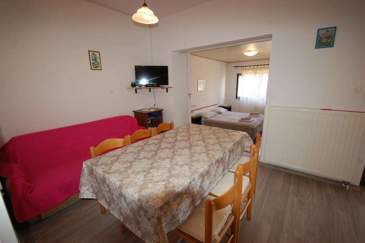 Apartments Snjezana By El-Pi Tours Njivice Exterior foto