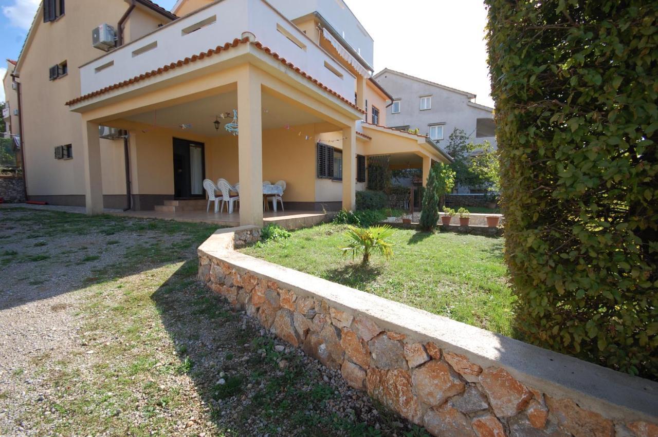 Apartments Snjezana By El-Pi Tours Njivice Exterior foto